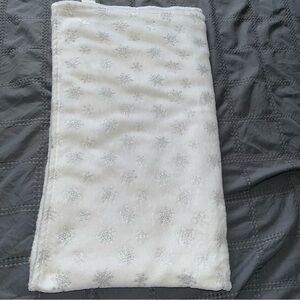 Fleece Snowflake Throw Blanket 50x60